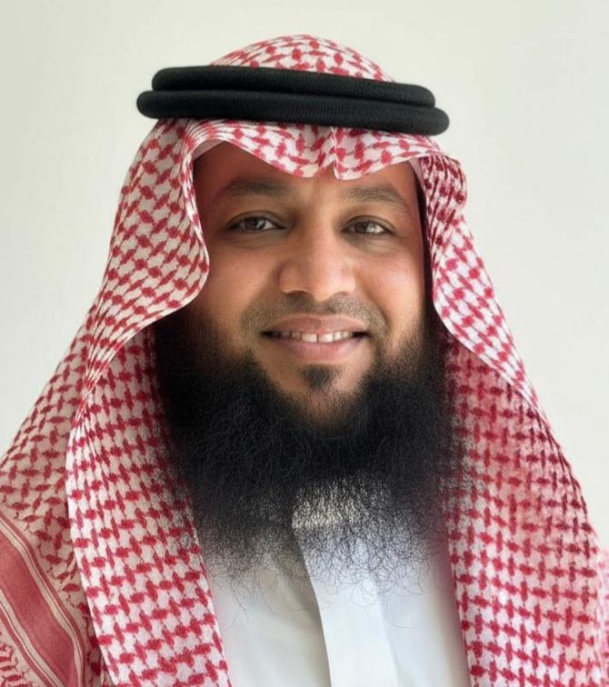 الأستاذ / أحمد بن يوسف الباحث